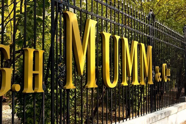 G. H. Mumm
